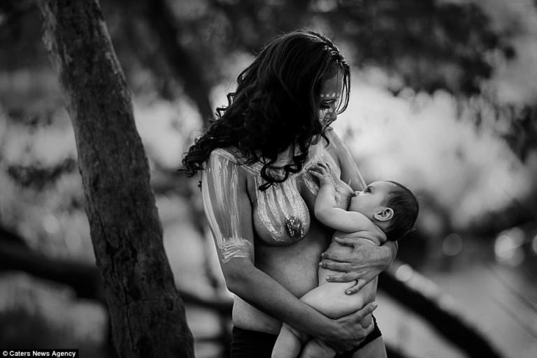 11 Stunning Photos Of Aboriginal Women And Their Newborn Childr