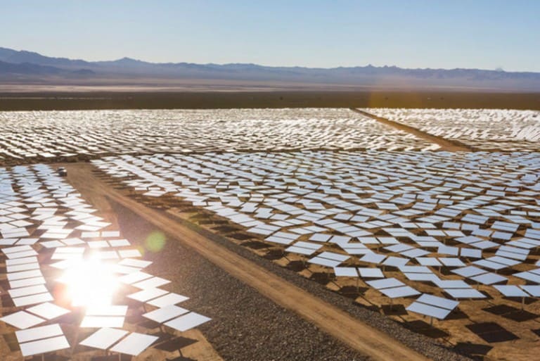 18 Breathtaking Photos Of The World’s Largest Solar Plant, Located In ...