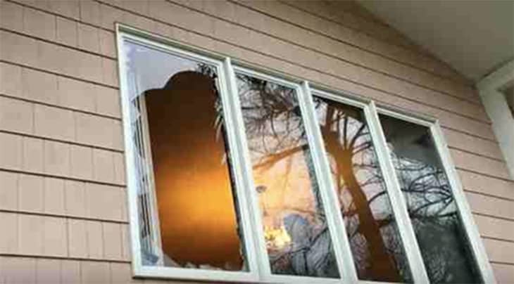 Couple Gets Home And Finds A Broken Window… They Couldn’t Couple Gets Home And Finds A Broken Window… They Couldn’t