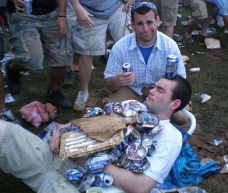 Insane Photographs Of Incredibly Drunk People In Public. - Page 9 of 16 ...