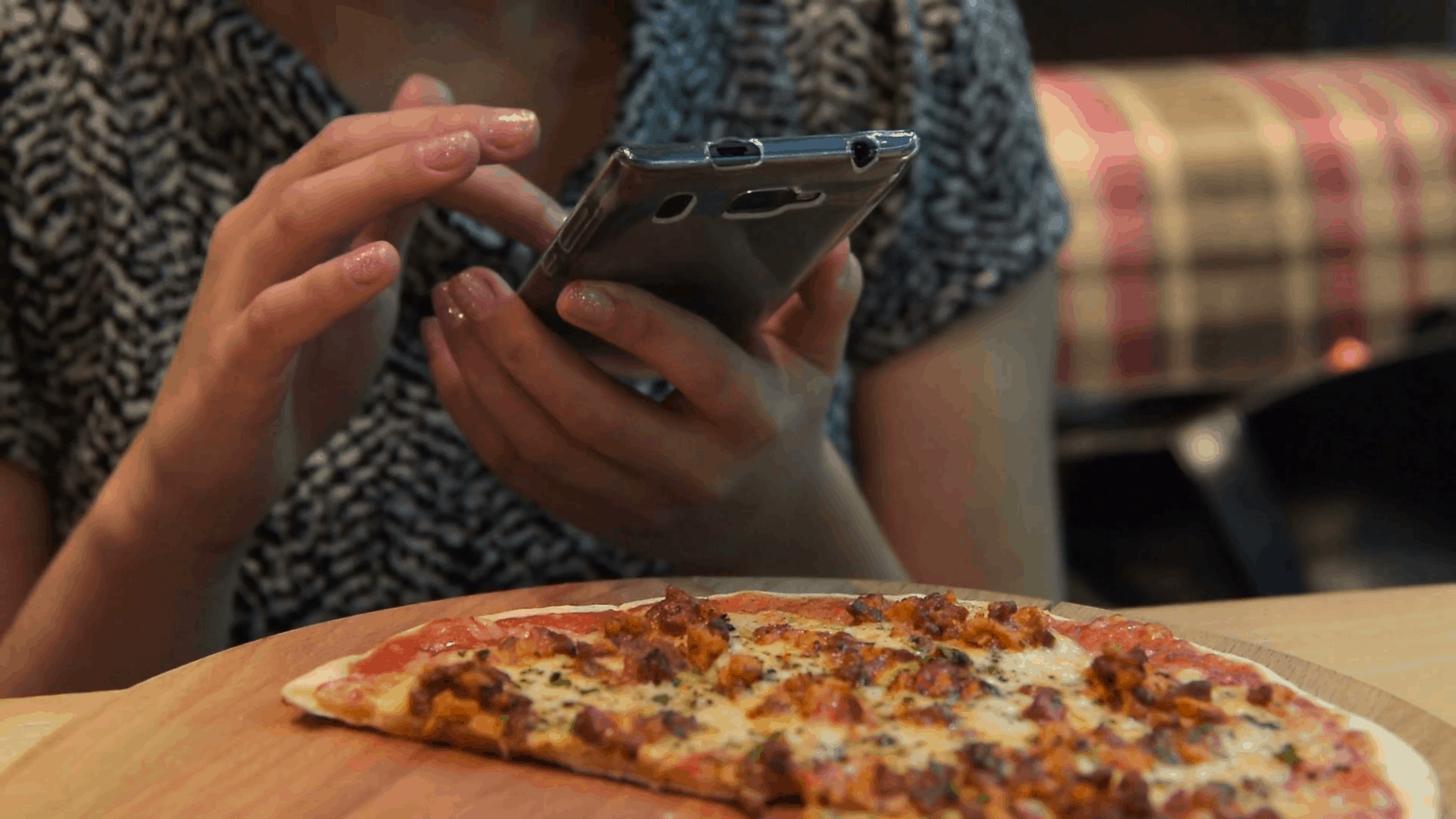 This California Pizza Place Is Giving Away Free Pizzas To Patrons Who ...