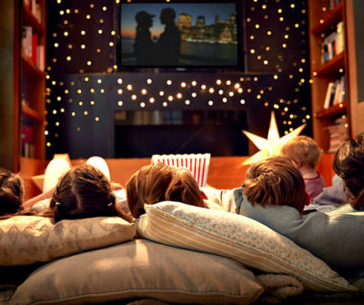 8 Tips For The Perfect Christmas Movie Night At Home - True Activist